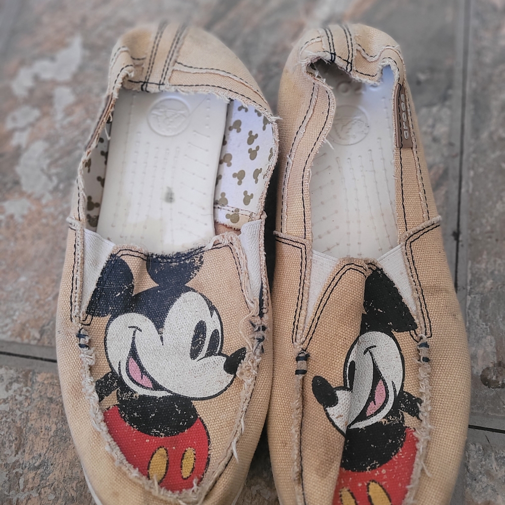 CROCS Womens Mickey Mouse Slip-On Shoes - Tan and Red